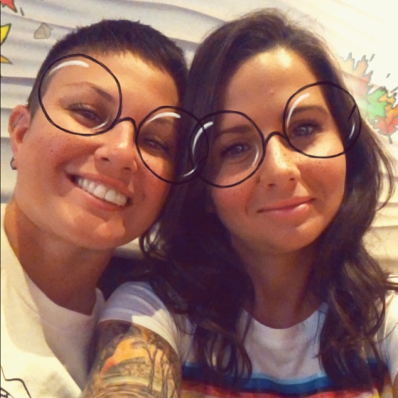 Meet your Posher, Pamela - Picture 1 of 1